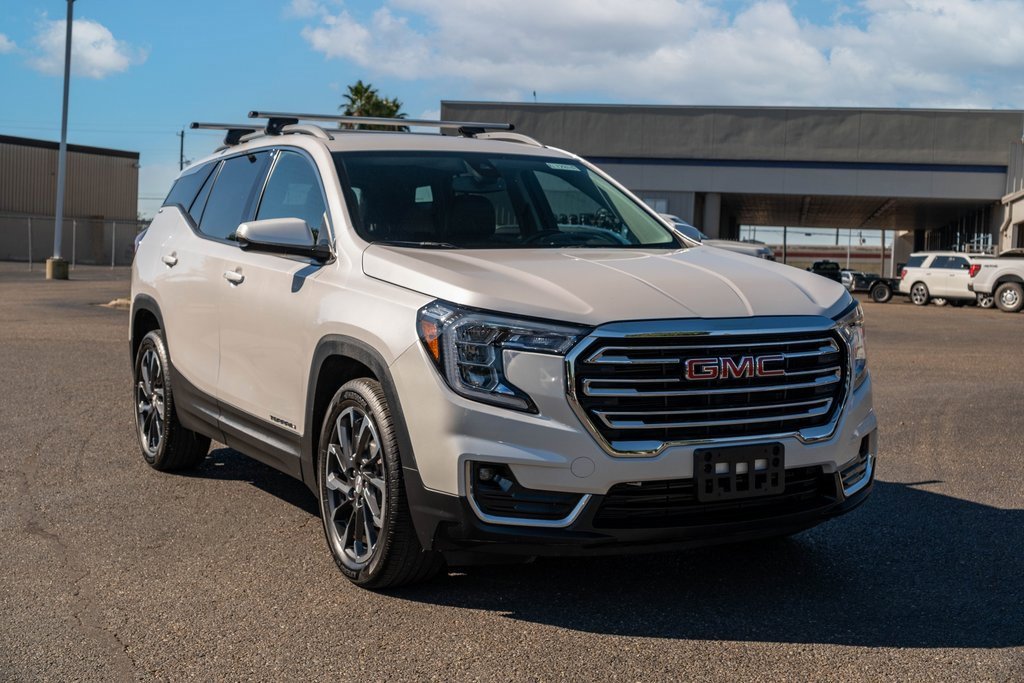 Used 2024 GMC Terrain SLT w/ LPO, Floor Liner Package