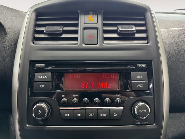 Used 2015 Nissan Versa SV image 3