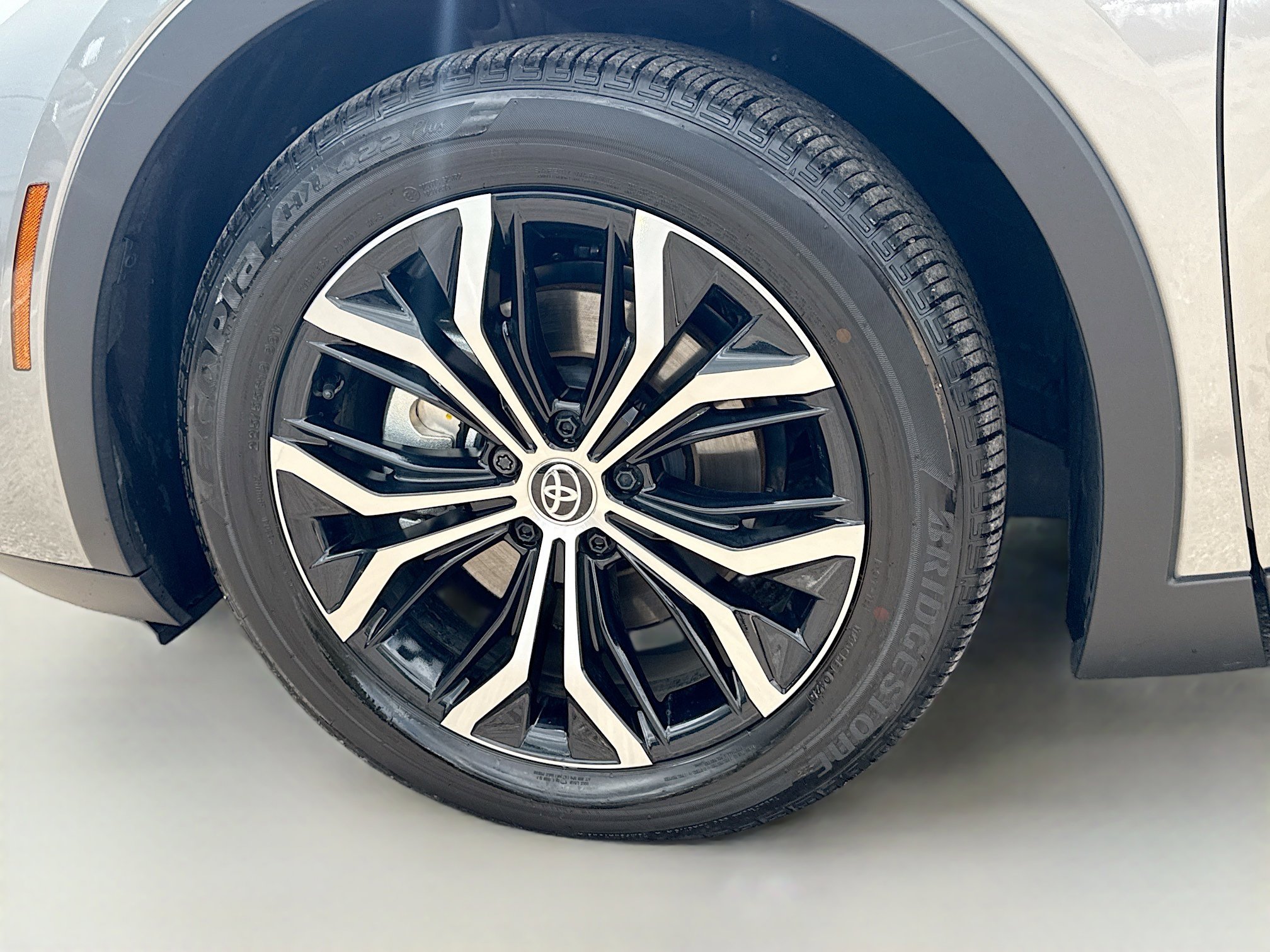 Used 2025 Toyota Crown XLE image 41