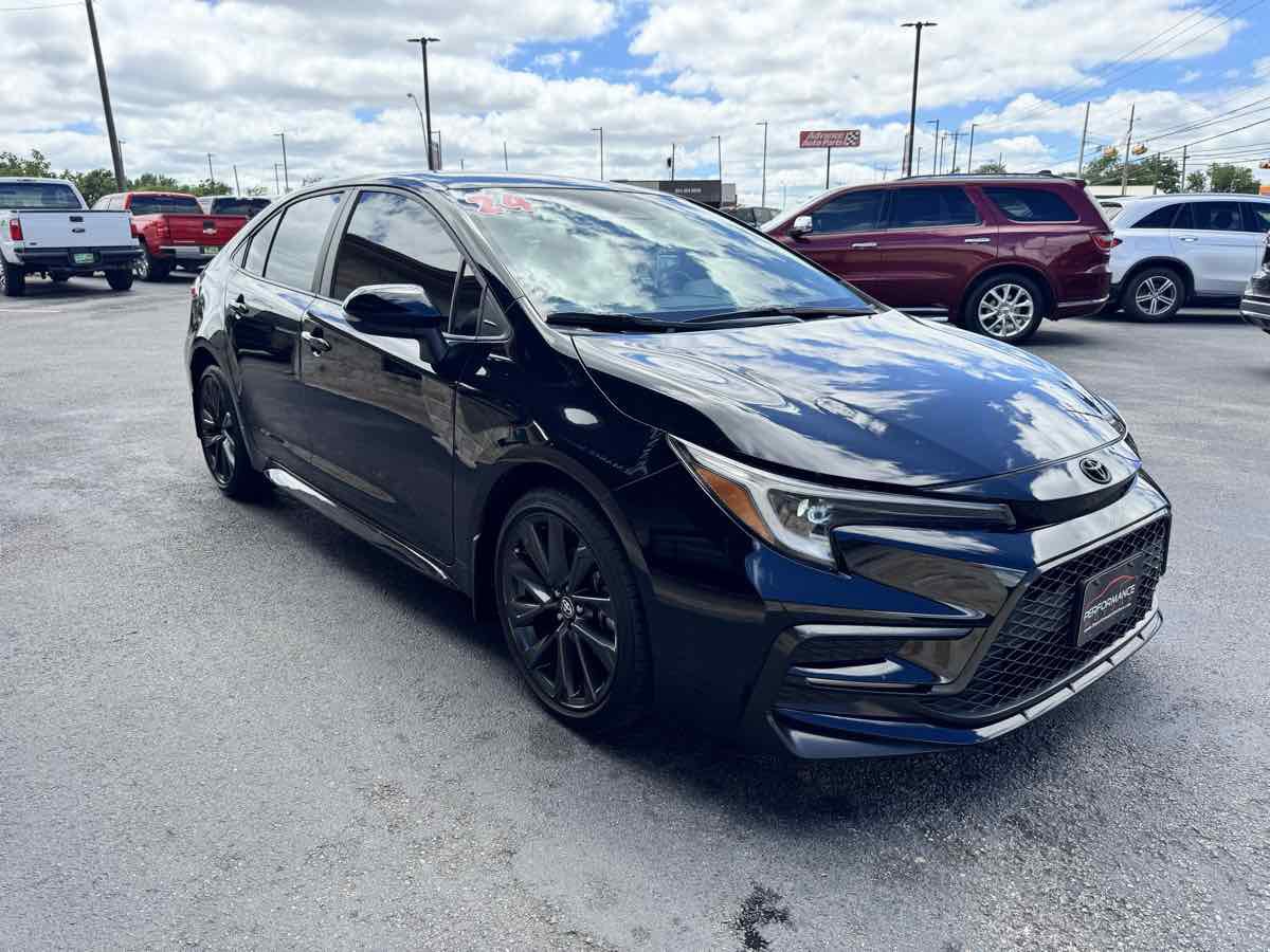 Used 2024 Toyota Corolla SE FWD image 4