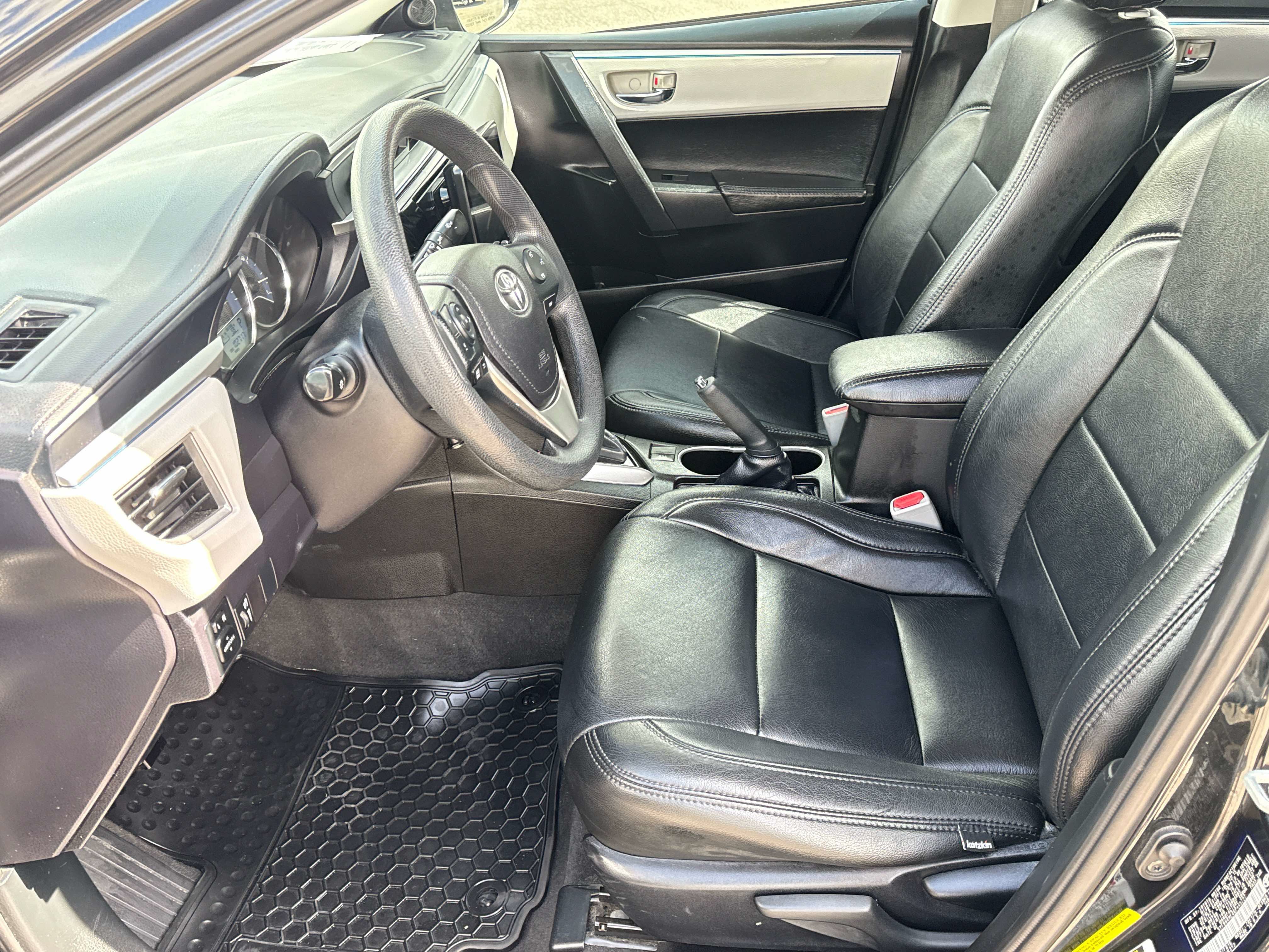 Used 2016 Toyota Corolla LE FWD image 10