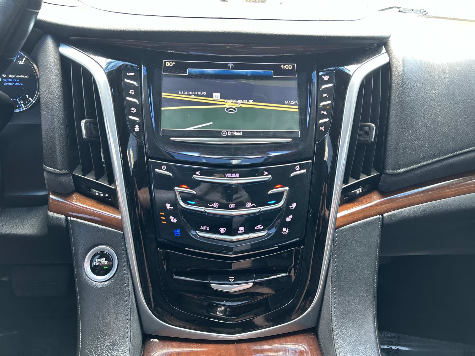 Used 2018 Cadillac Escalade ESV Premium Luxury AWD/4WD image 28