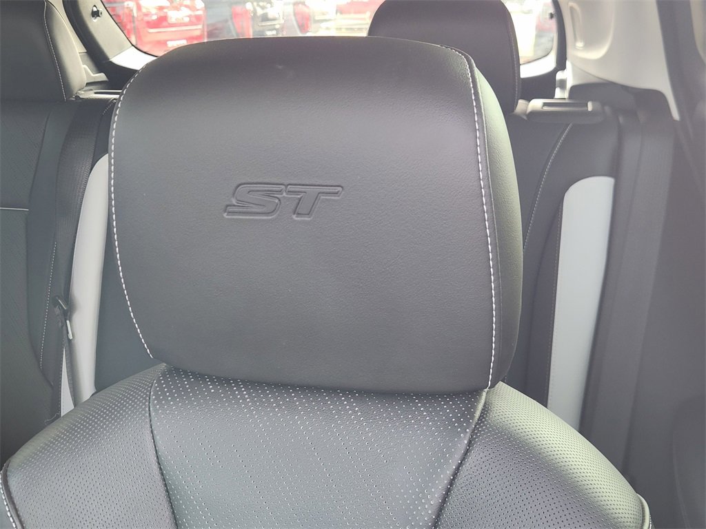 Used 2024 Buick Envision Sport Touring image 21