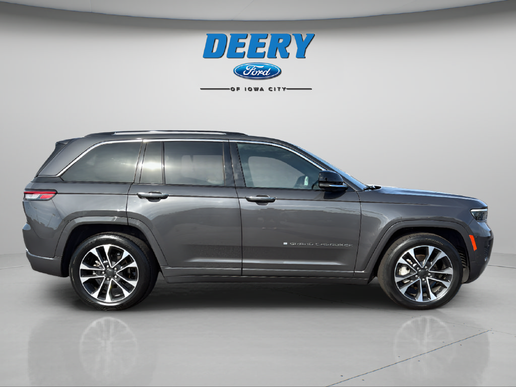Used 2022 Jeep Grand Cherokee Overland w/ Luxury Tech Group IV AWD/4WD image 15