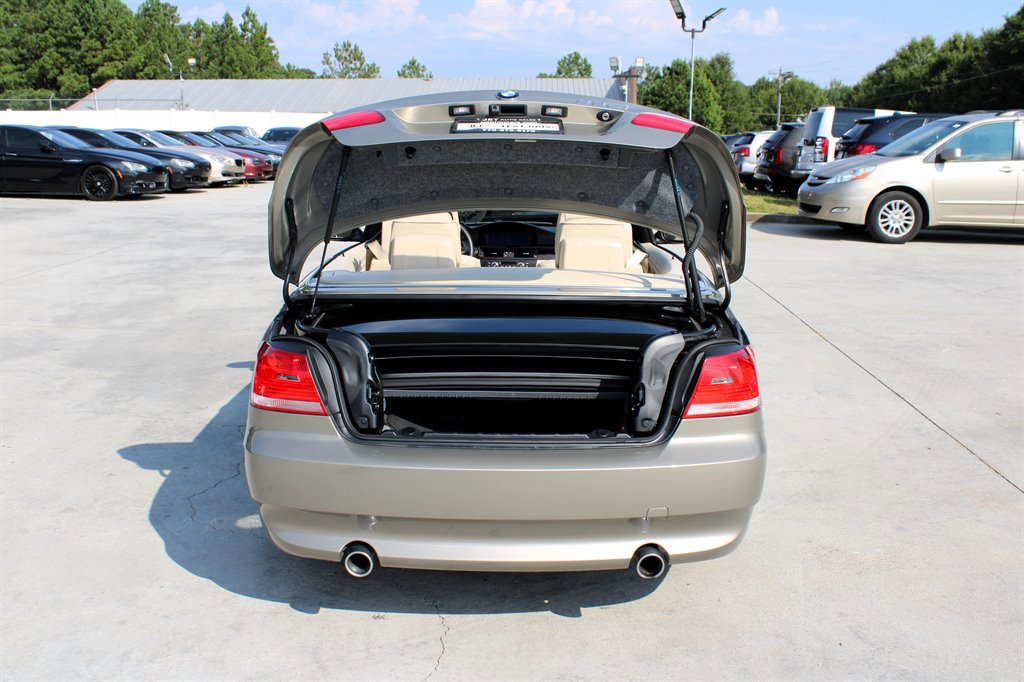 Used 2009 BMW 335i Convertible image 39