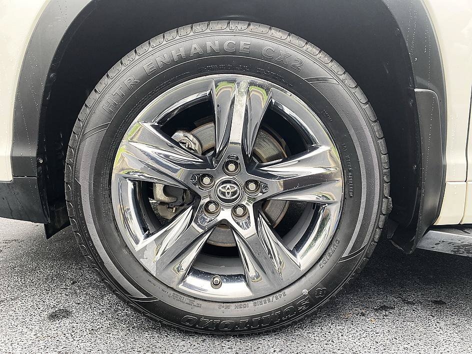 Certified 2019 Toyota Highlander Limited Platinum AWD/4WD image 8