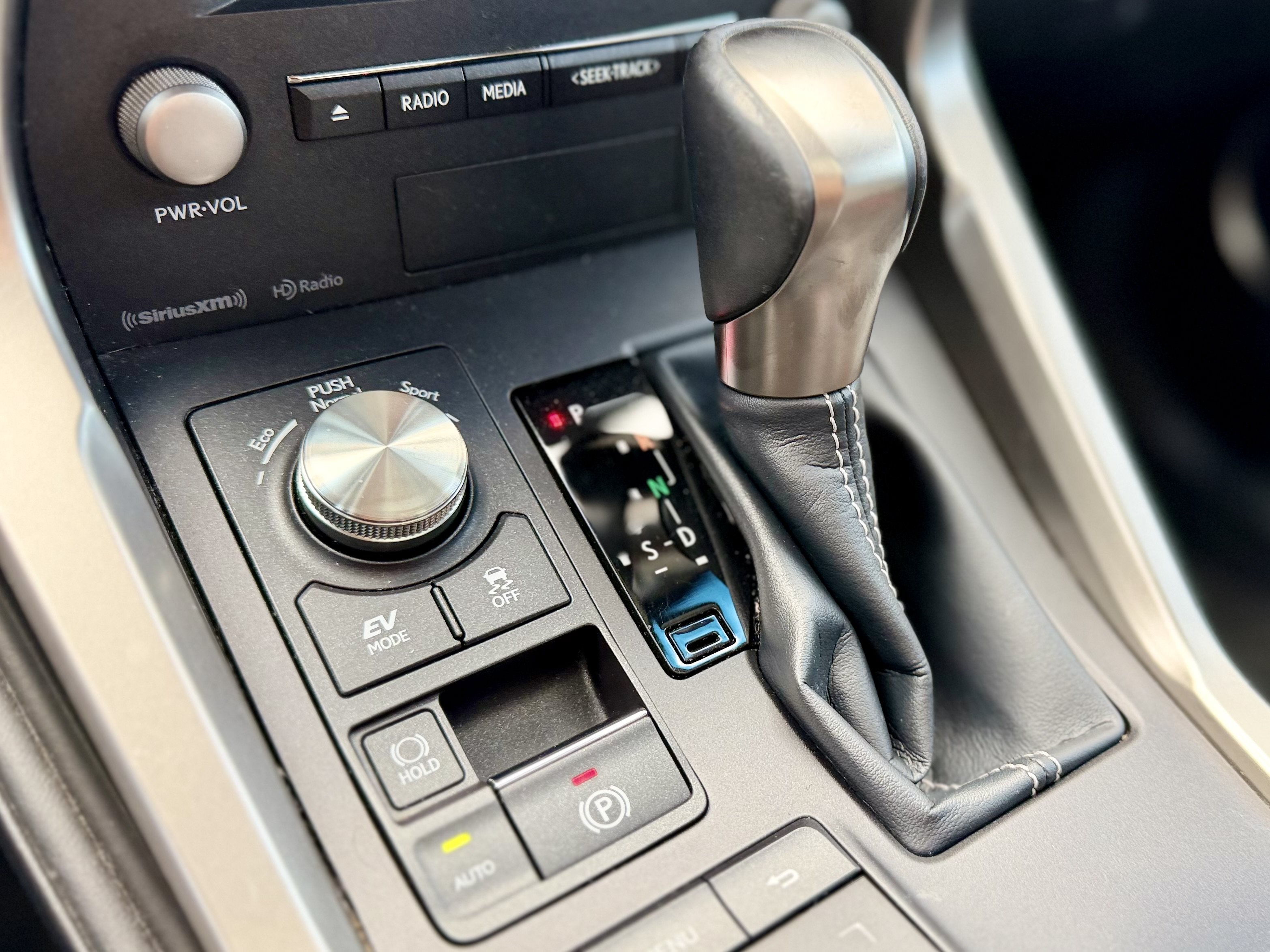 Used 2018 Lexus NX 300h AWD w/ Premium Package image 27