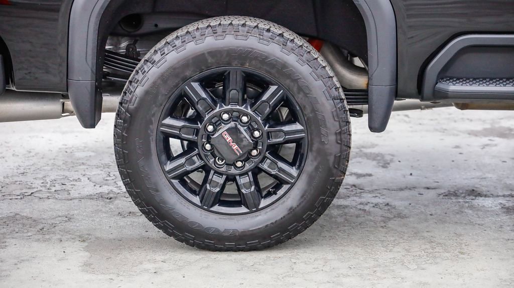 Used 2025 GMC Sierra 2500 AT4 image 12