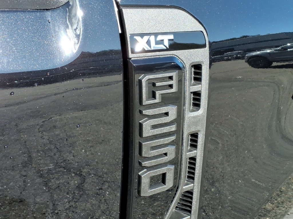 New 2027 Ford F250 XLT w/ XLT Premium Package AWD/4WD image 15