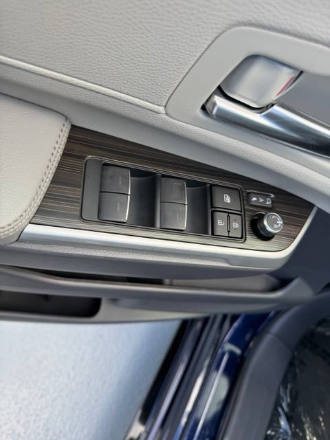 Certified 2024 Toyota Sienna Limited FWD image 22