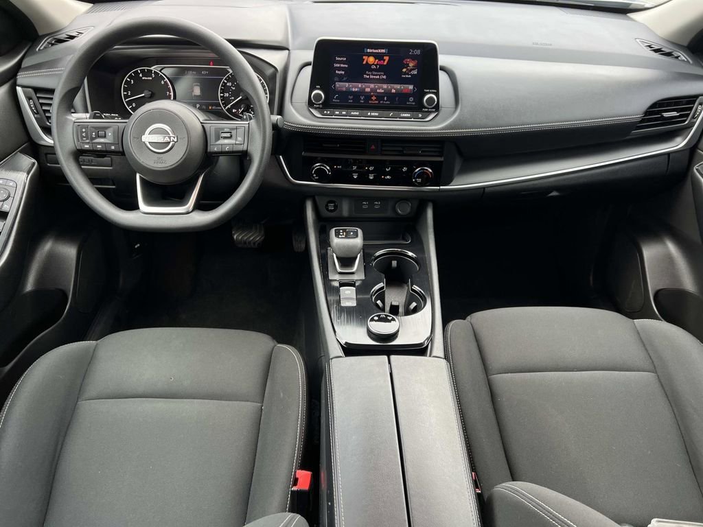 Used 2024 Nissan Rogue S image 3