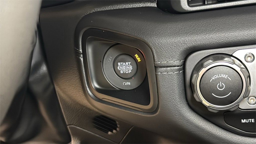 Used 2024 Jeep Wrangler Unlimited Rubicon w/ Technology Group image 34