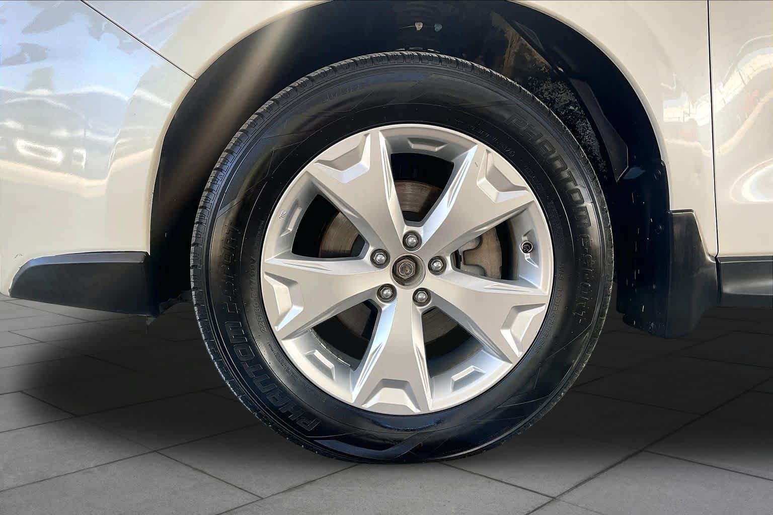 Used 2014 Subaru Forester 2.5i Limited AWD/4WD image 11