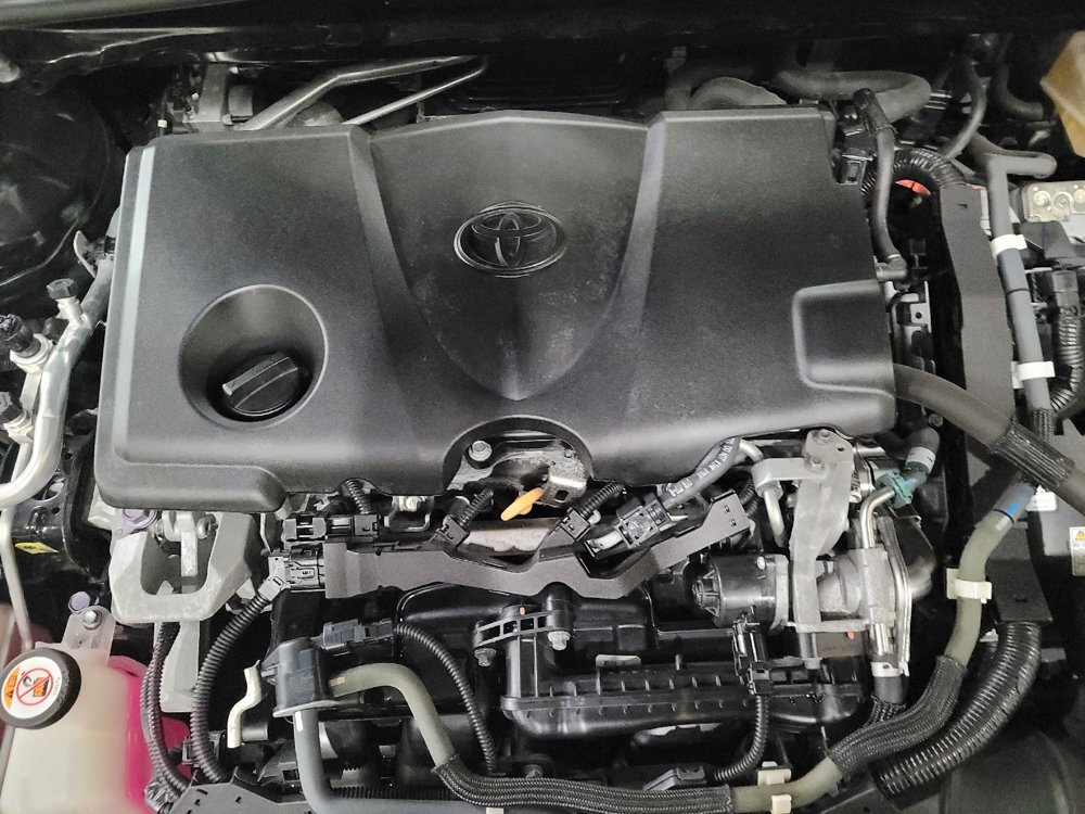 Used 2018 Toyota Camry LE image 30