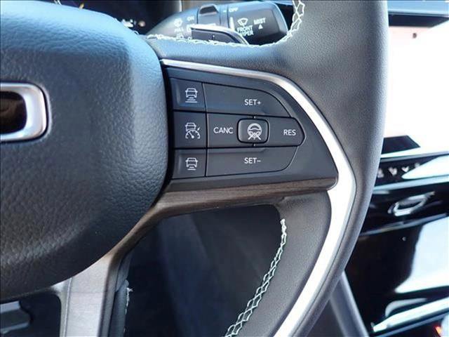 New 2026 Jeep Grand Cherokee Limited w/ Limited Altitude Package AWD/4WD image 18
