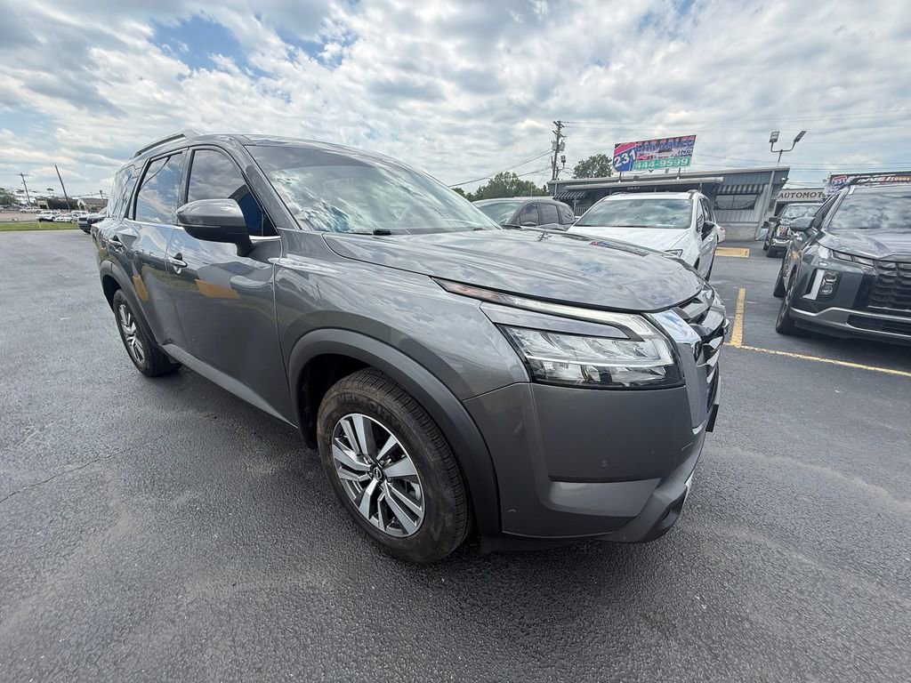 Used 2023 Nissan Pathfinder SL FWD image 1