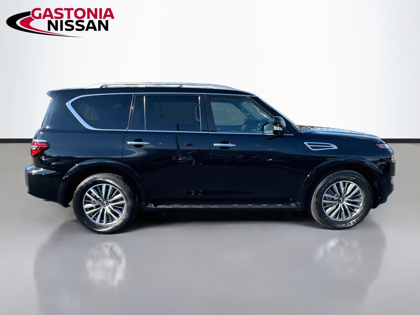 Used 2024 Nissan Armada SL w/ Captain's Chairs Package RWD image 10
