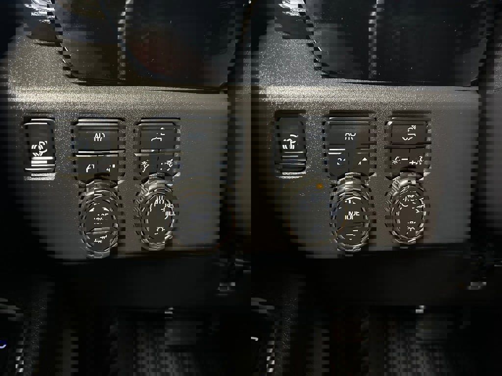 Certified 2025 Chevrolet Silverado 1500 LT image 12