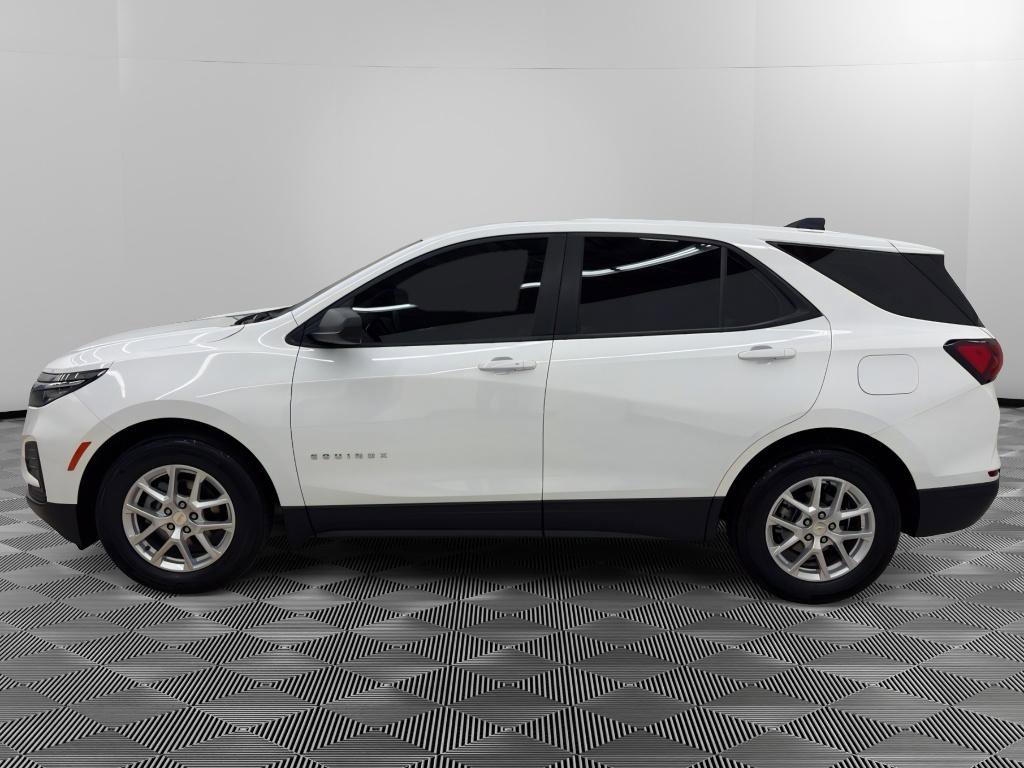 Used 2023 Chevrolet Equinox LS image 4
