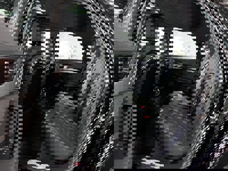 Used 2014 Audi S8 image 41