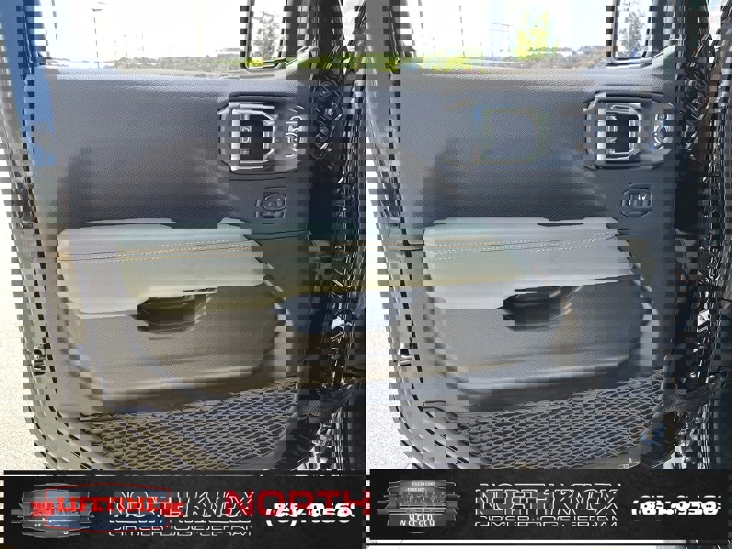 New 2025 Jeep Gladiator Mojave image 5