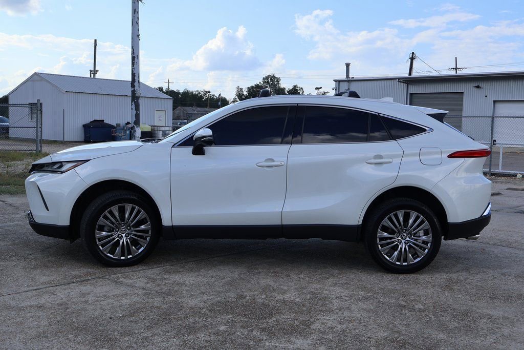 Used 2022 Toyota Venza XLE image 23