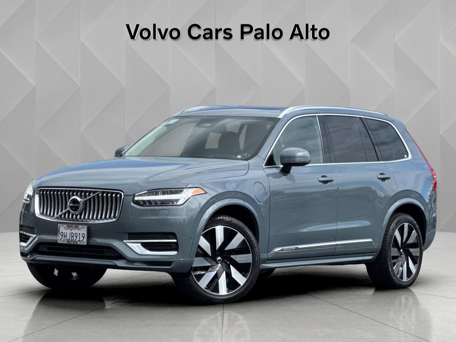 Certified 2023 Volvo XC90 T8 Ultimate w/ Lounge Package AWD/4WD image 2