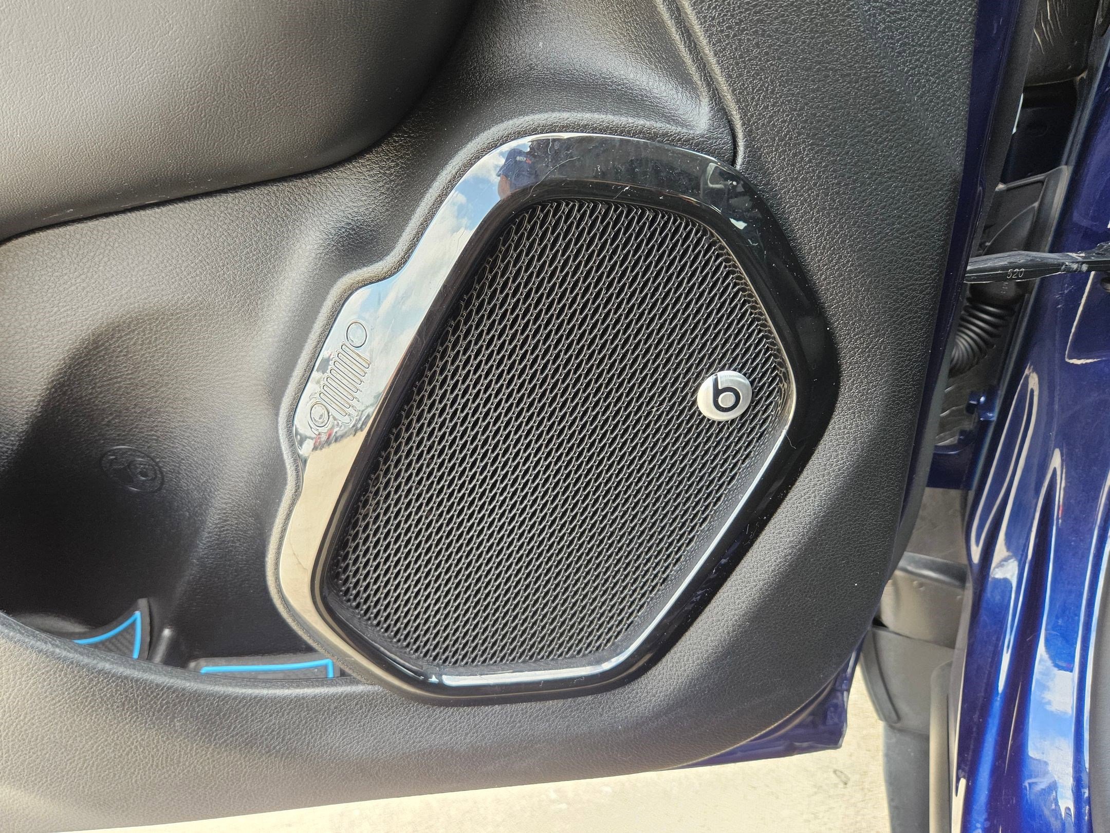 Used 2017 Jeep Renegade Altitude FWD image 15