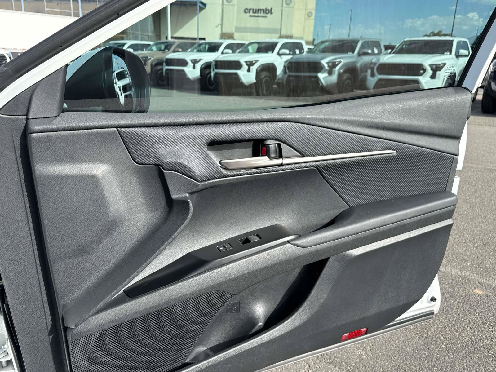Used 2025 Toyota Camry SE w/ Multimedia Upgrade Package FWD image 19