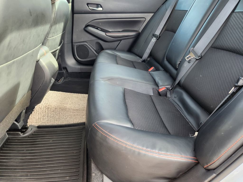 Used 2023 Nissan Altima 2.5 SR image 9