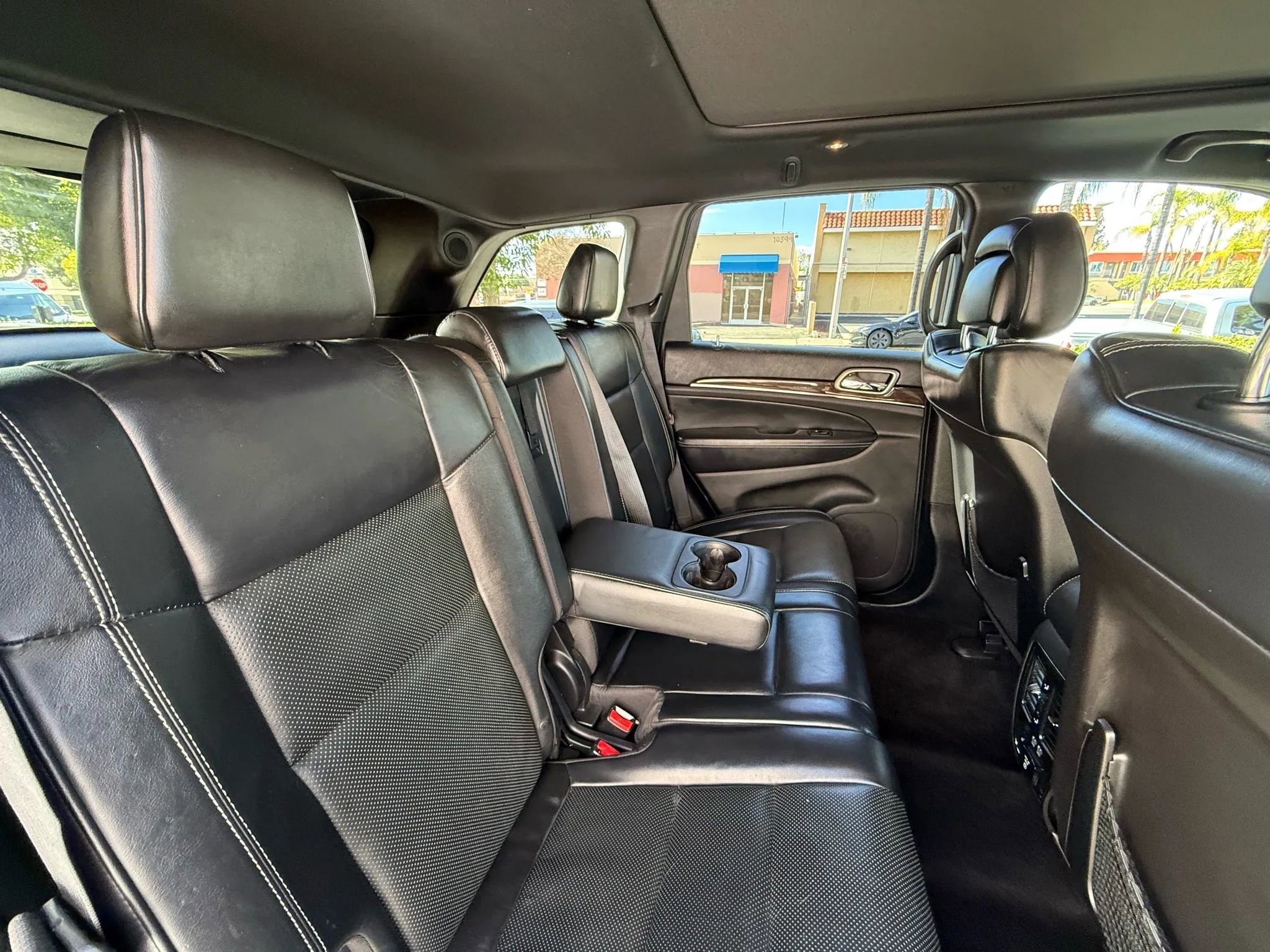 Used 2016 Jeep Grand Cherokee Overland image 19