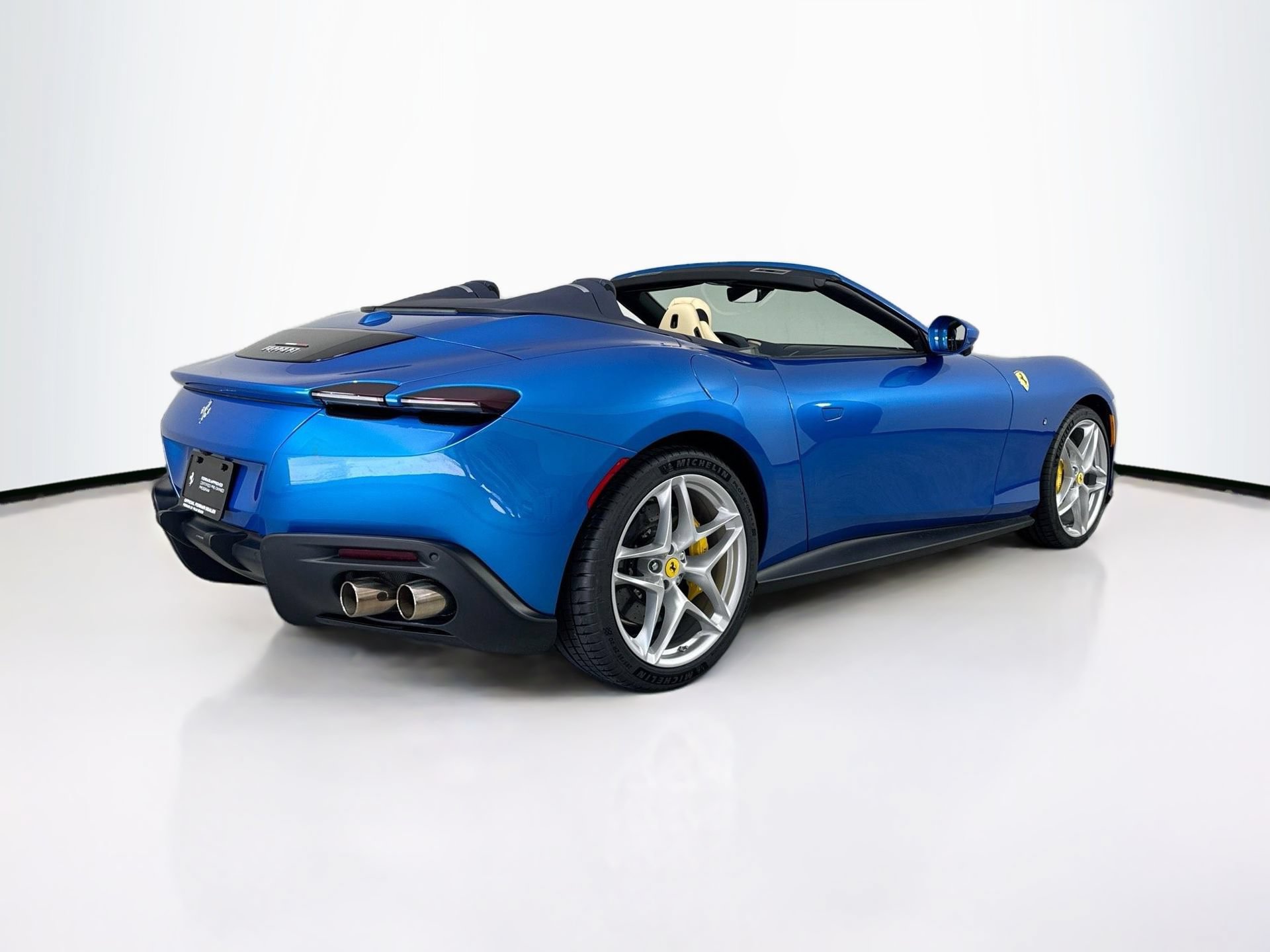 Certified 2025 Ferrari Roma Spider RWD image 7