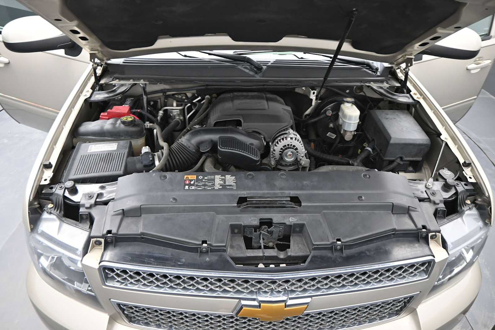 Used 2014 Chevrolet Tahoe LT w/ Luxury Package RWD image 39