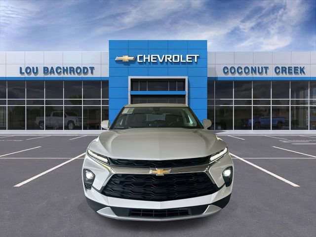 Used 2025 Chevrolet Blazer LT FWD image 3