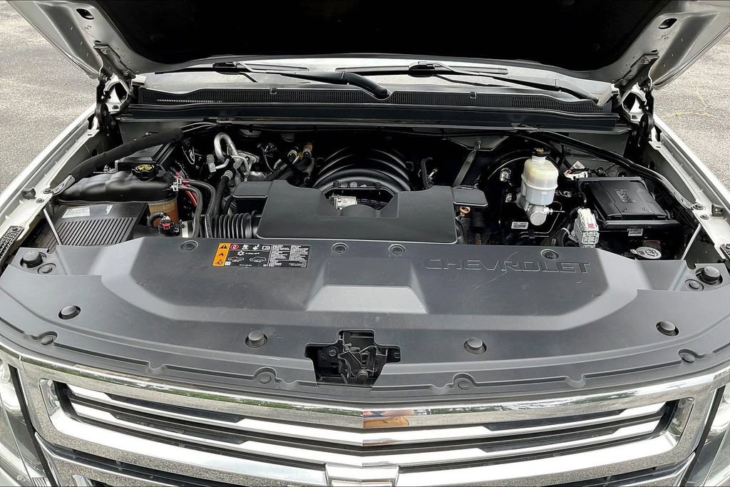 Used 2020 Chevrolet Suburban Premier AWD/4WD image 34