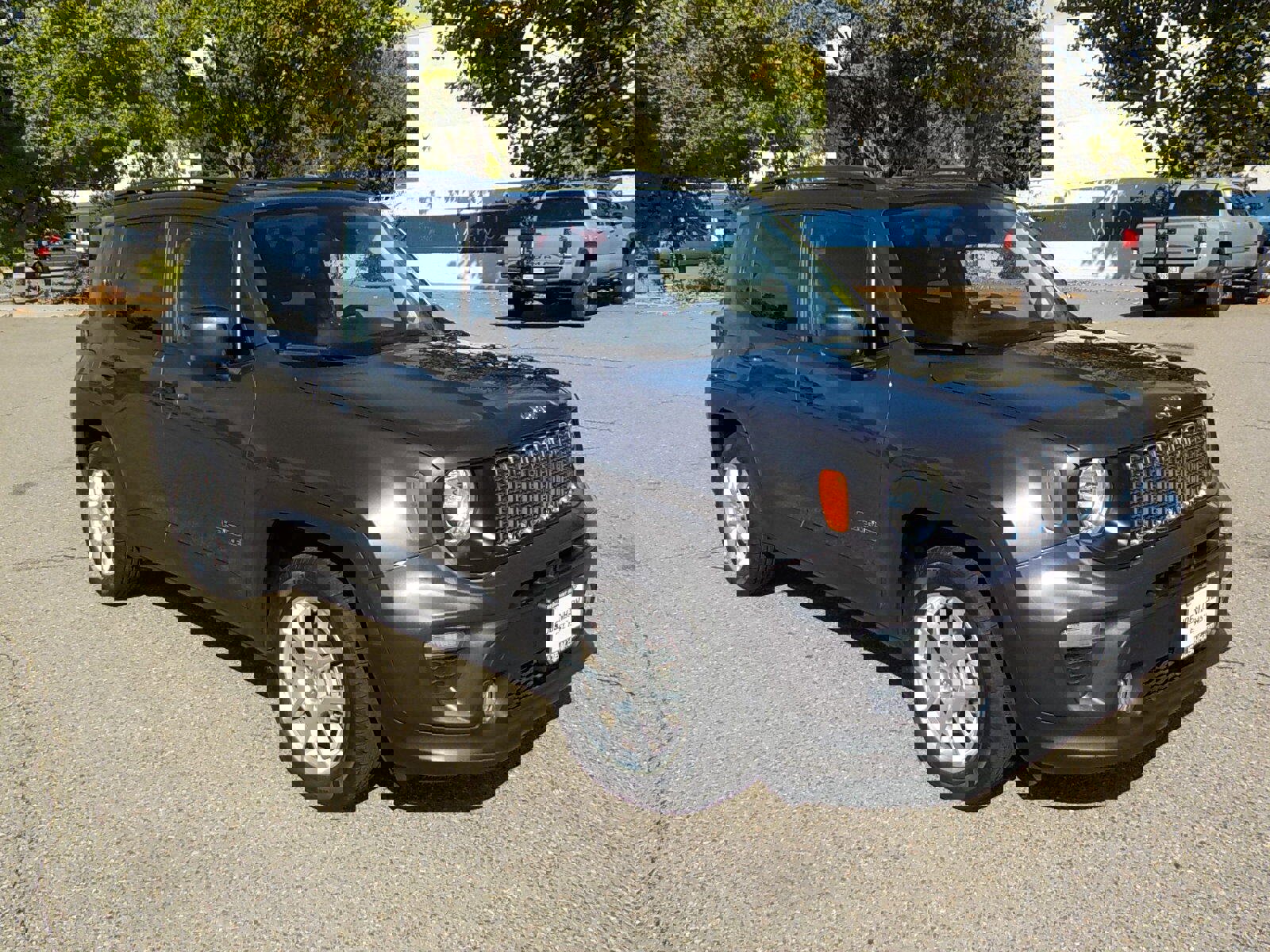 Used 2021 Jeep Renegade Latitude image 3