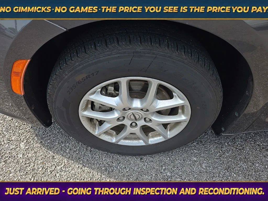 Used 2023 Chrysler Pacifica Touring-L FWD image 12