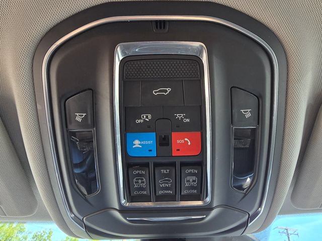 Used 2021 Jeep Grand Cherokee L Limited AWD/4WD image 32
