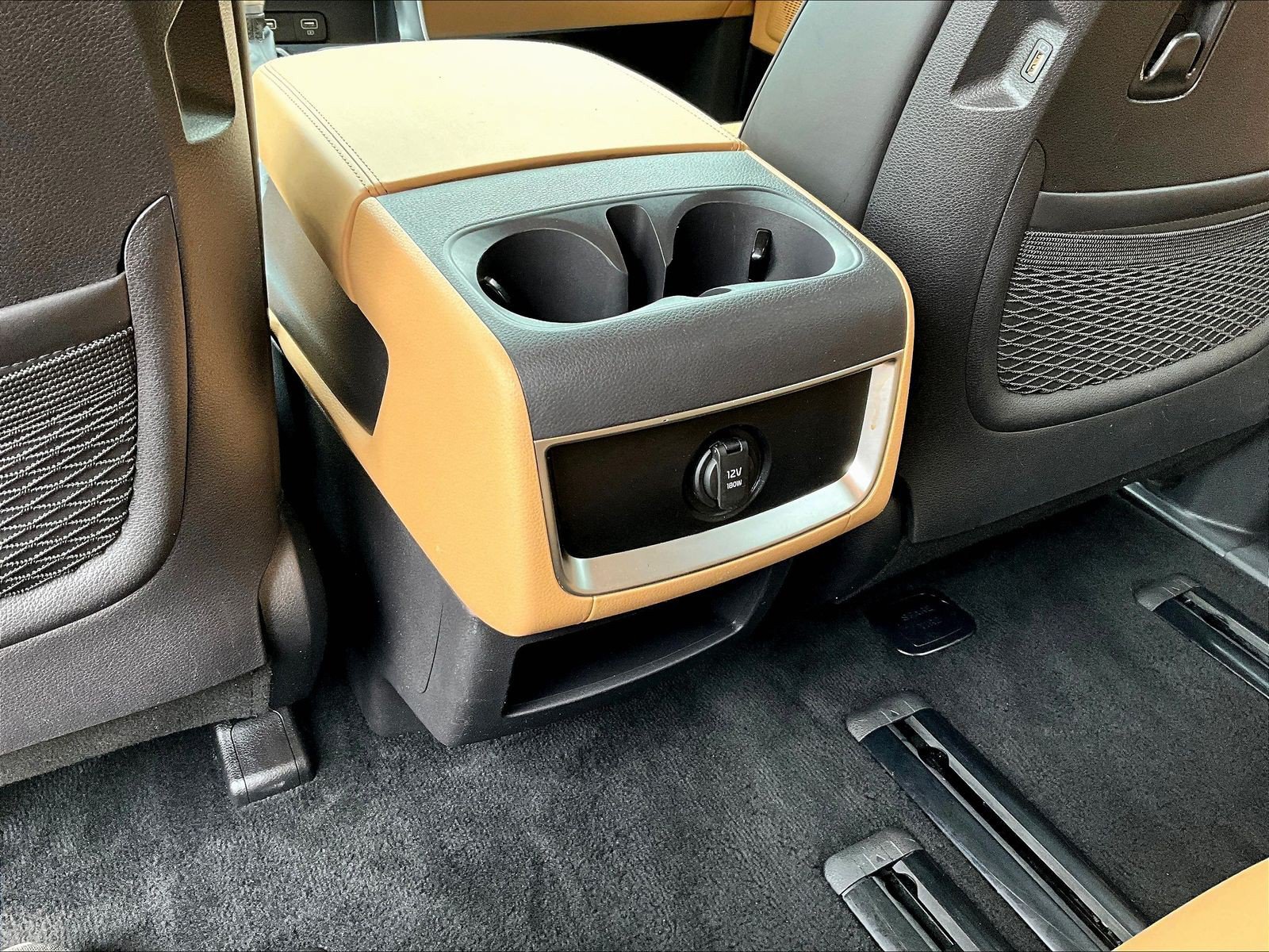 Used 2024 Kia Carnival LX FWD image 10