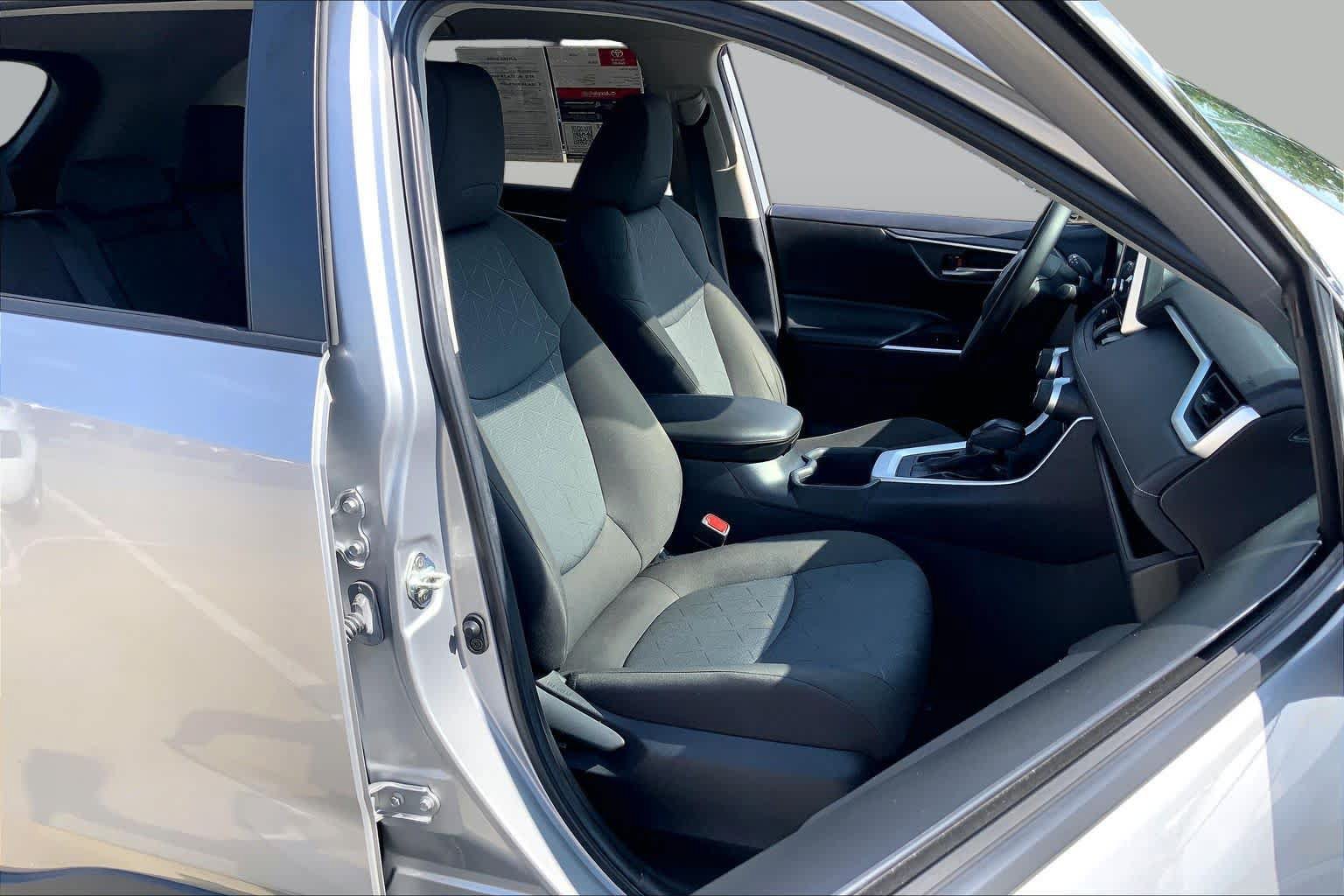Used 2023 Toyota RAV4 XLE FWD image 17
