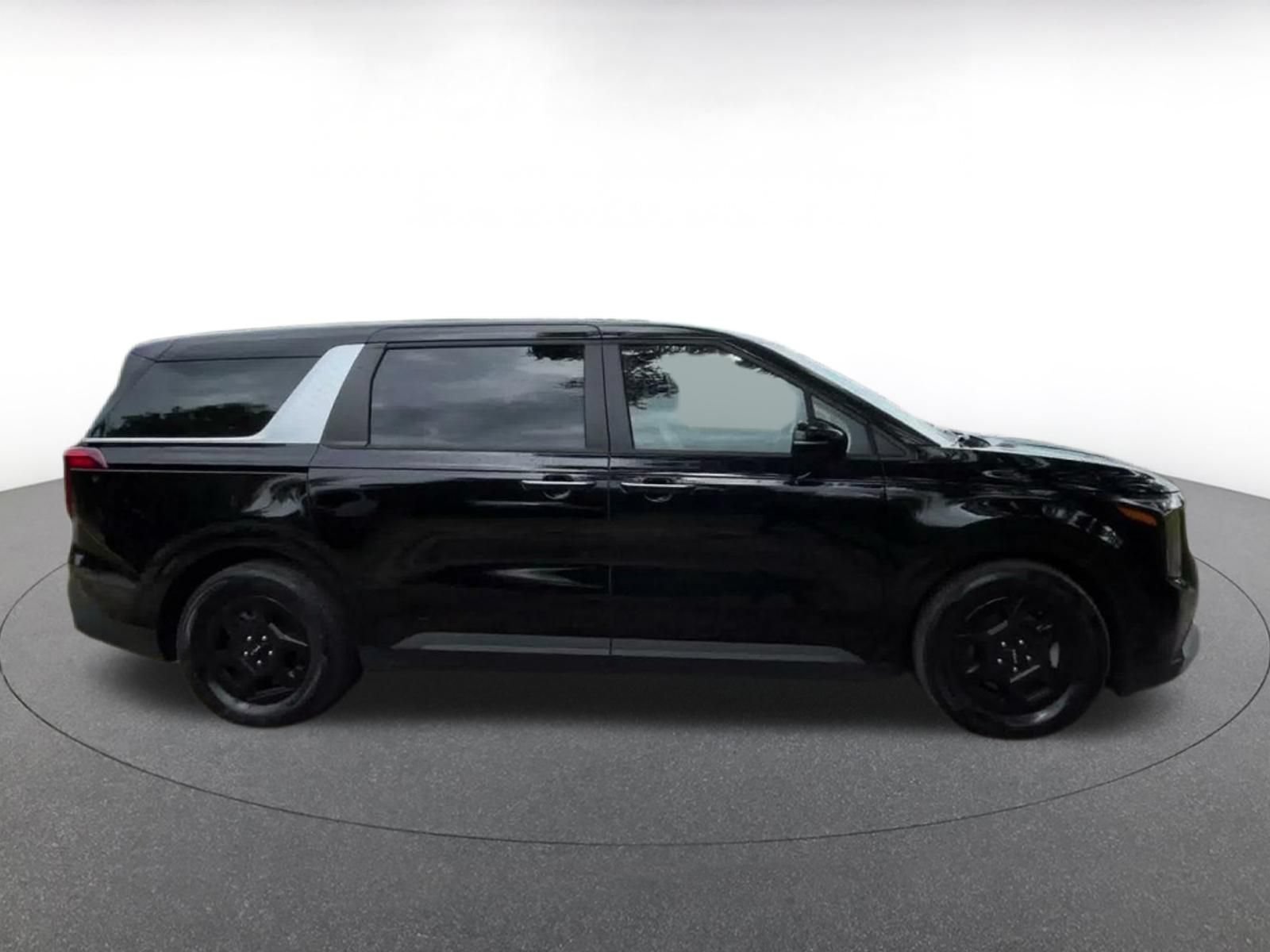 Used 2026 Kia Carnival FWD image 15