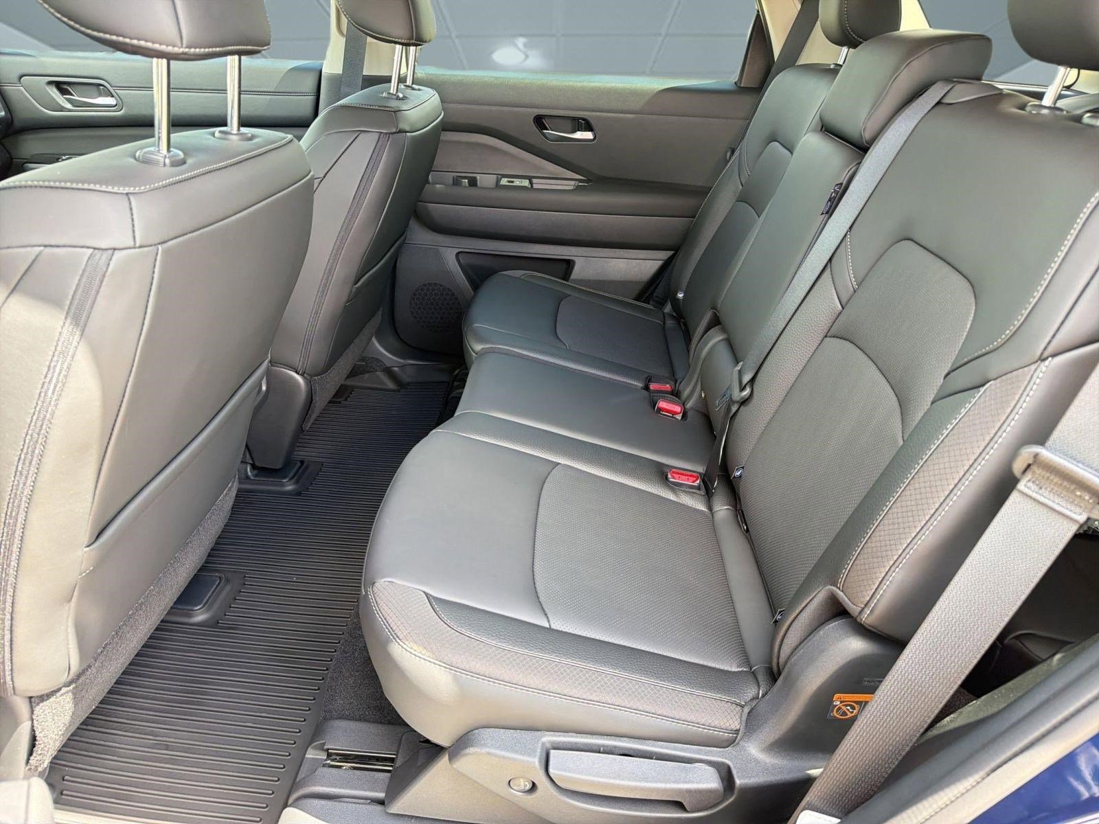 New 2026 Nissan Pathfinder SL image 15