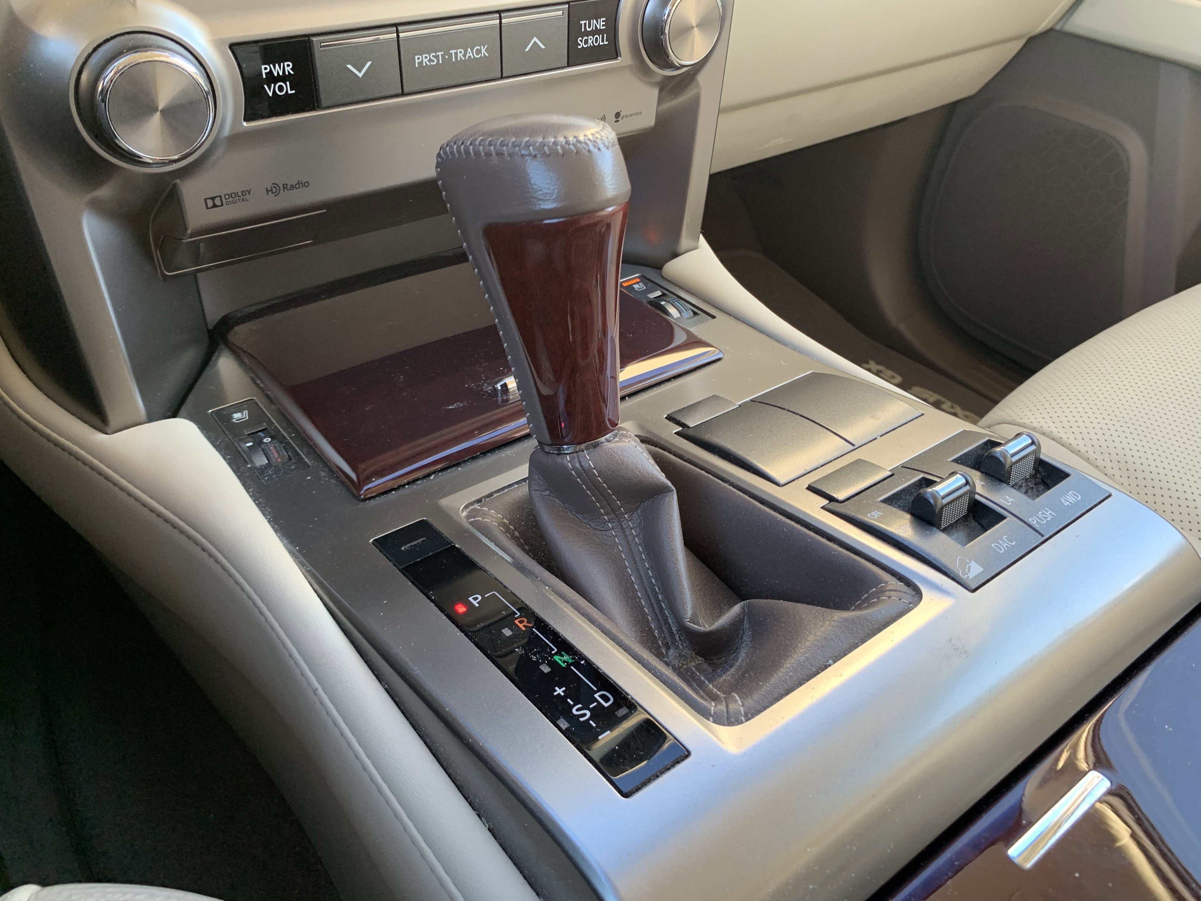 Used 2014 Lexus GX 460 image 26