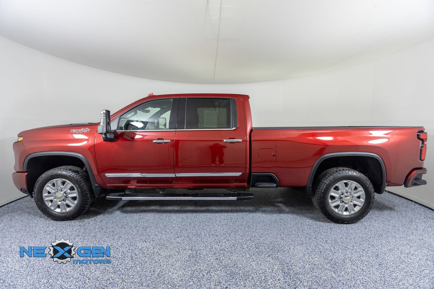 Used 2025 Chevrolet Silverado 2500 High Country w/ Technology Package image 4