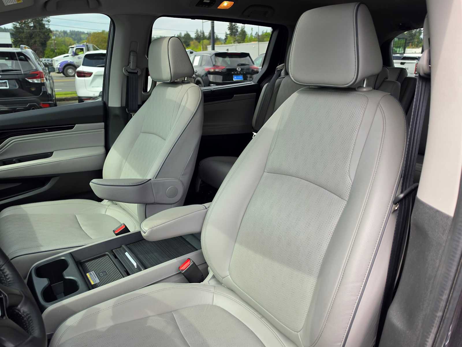 Used 2024 Honda Odyssey Elite image 23