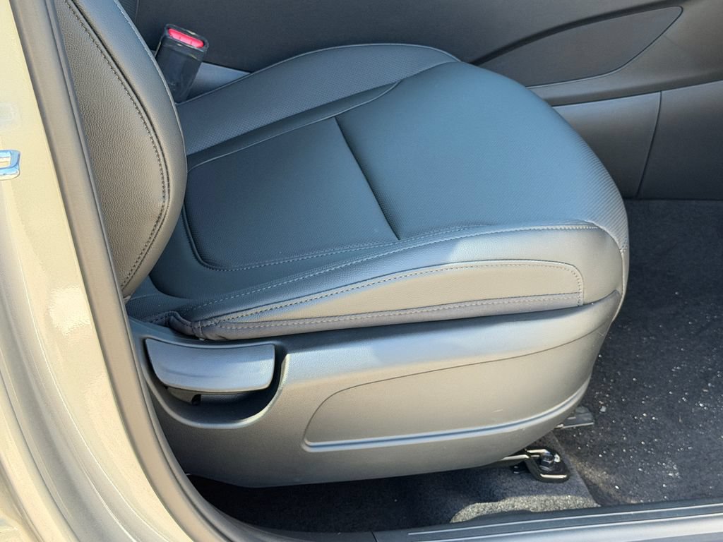 New 2026 Hyundai Tucson SEL Plus w/ Tow & Go Package FWD image 6