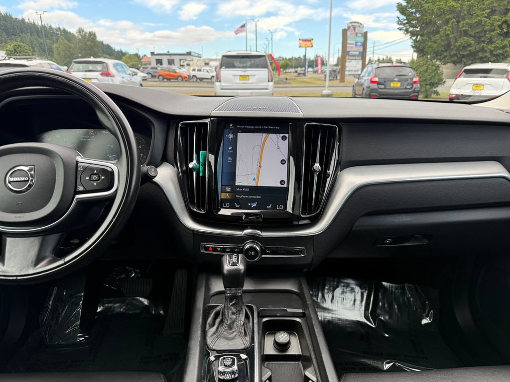 Used 2019 Volvo XC60 T6 Momentum w/ Multimedia Package AWD/4WD image 23