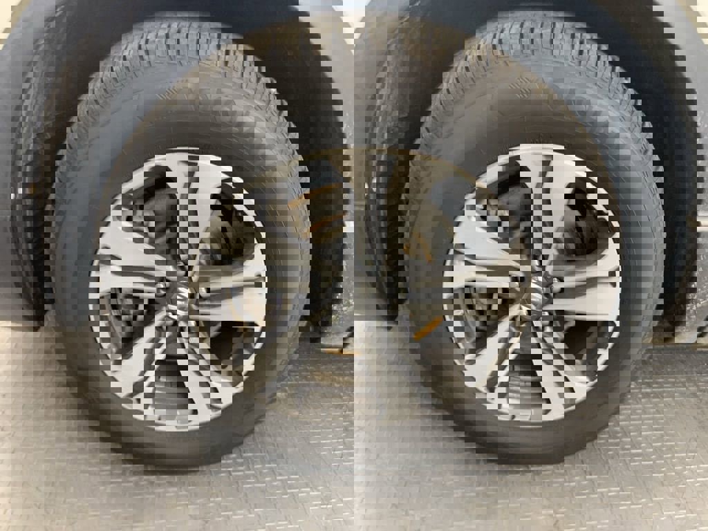 Used 2020 Honda CR-V LX image 13