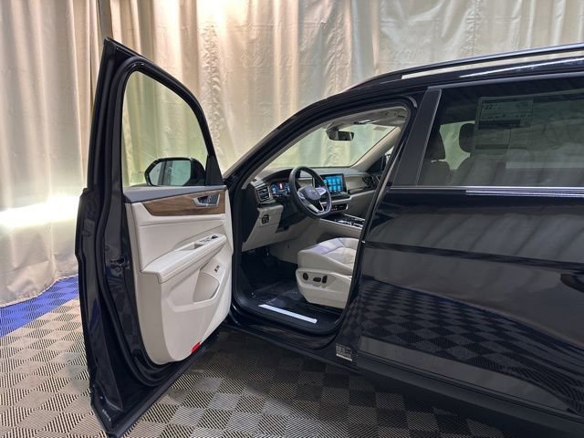 New 2026 Volkswagen Atlas SE image 11