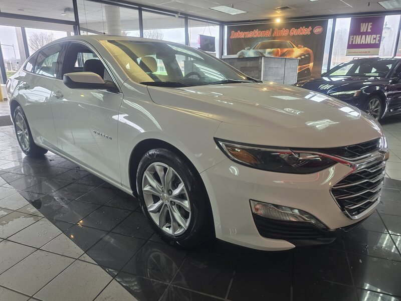 Used 2024 Chevrolet Malibu LT image 3